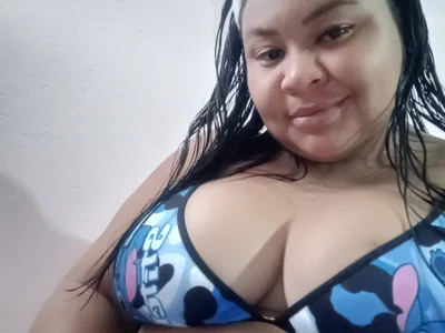 Lucky-hot-girls live cam video preview