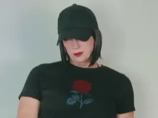 WetWildKittyKat Slender webcam from United States